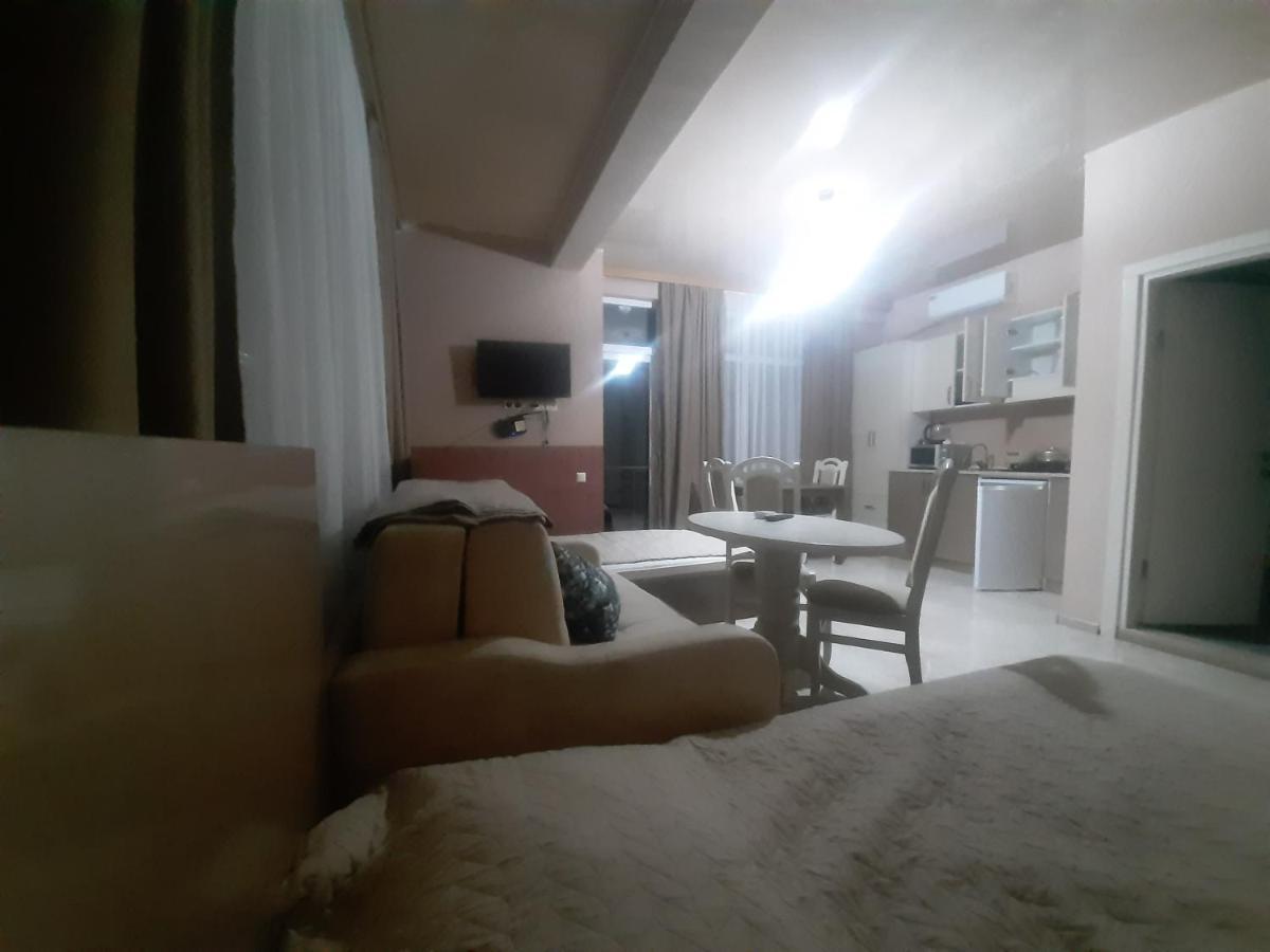 ホテル Giorgi クヴァリアティ エクステリア 写真
